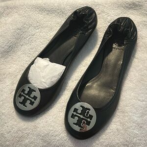 Tory Burch size 8m Reva ballet flats. New.
